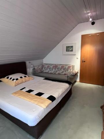 Zimmer Zum Wohlfuehlen Eching  ภายนอก รูปภาพ